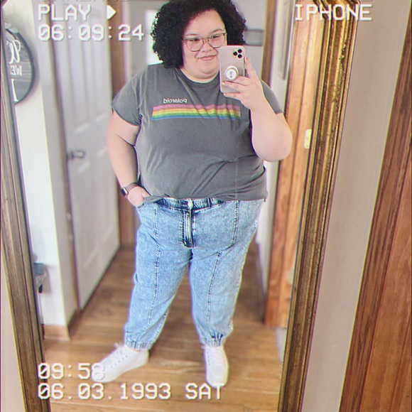 Meet your Posher, Destinee (she/her) - Picture 6 of 6